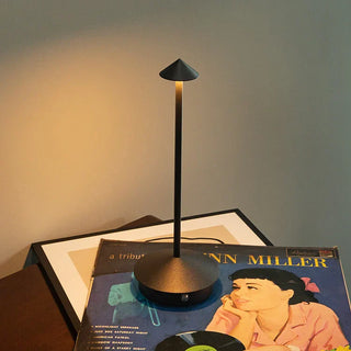 PointLight - Elegant table lamp