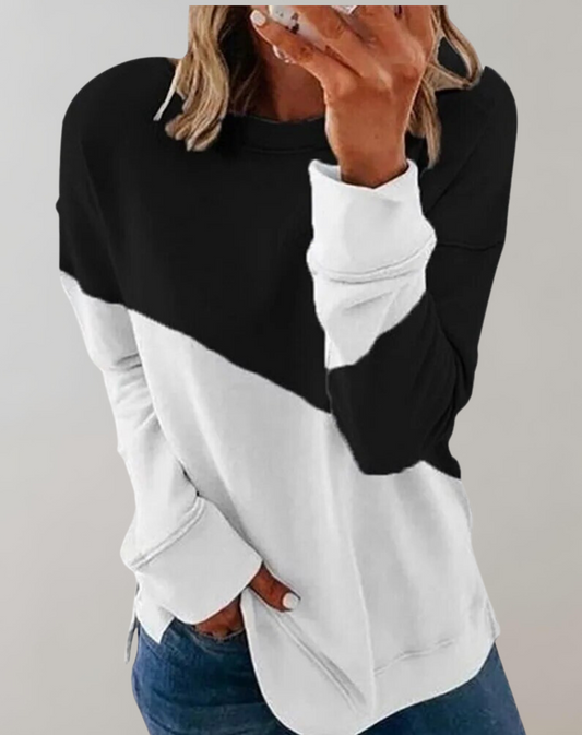 Leocadia Classic Crew Neck Sweatshirt