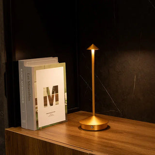 PointLight - Elegant table lamp