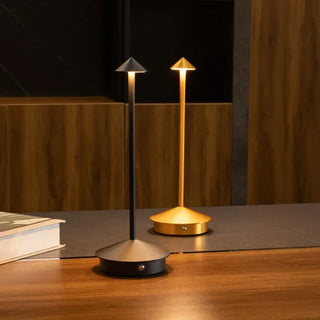 PointLight - Elegant table lamp