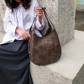 Naoko - Leather shoulder bag - Spacious interior