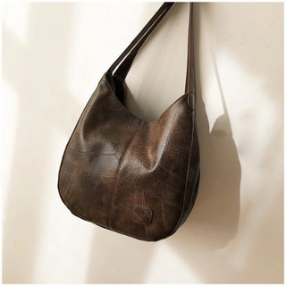 Naoko - Leather shoulder bag - Spacious interior