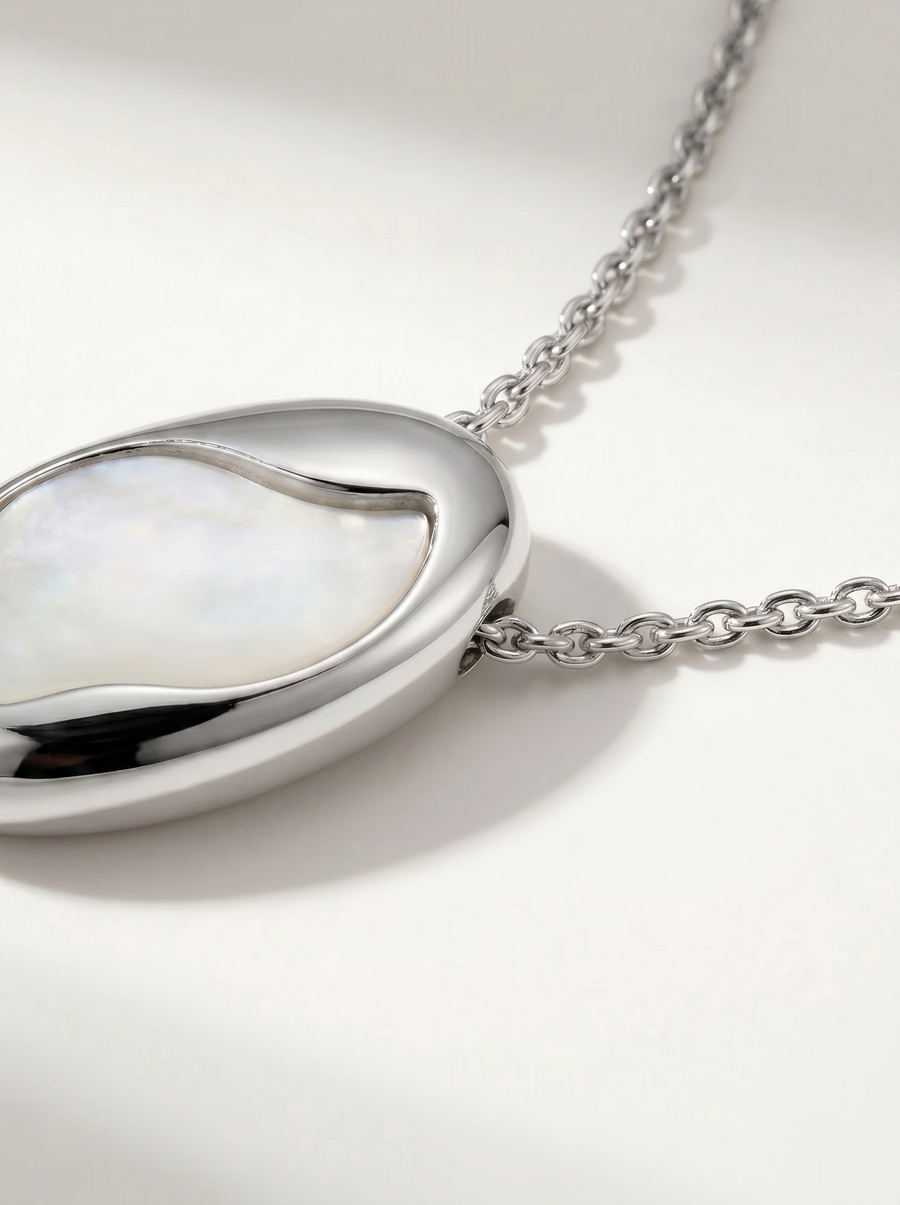 Antonia Mother of Pearl Pendant Necklace