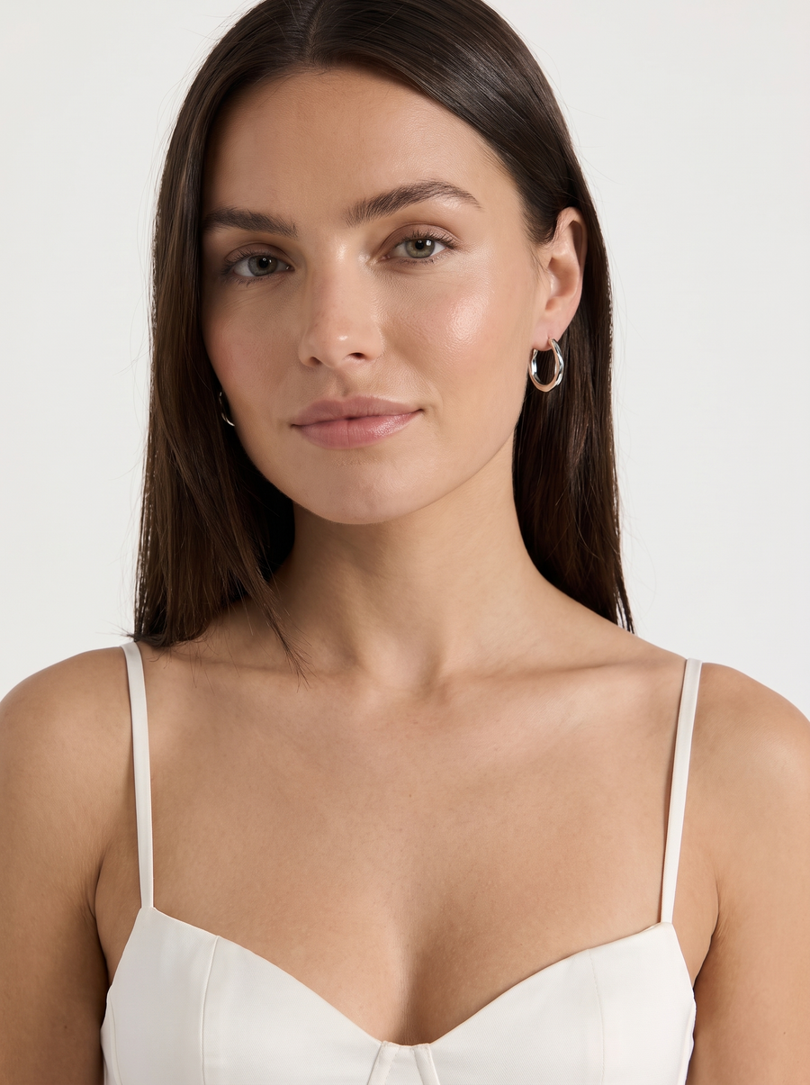 Floriane Wave Huggie Hoop Earrings