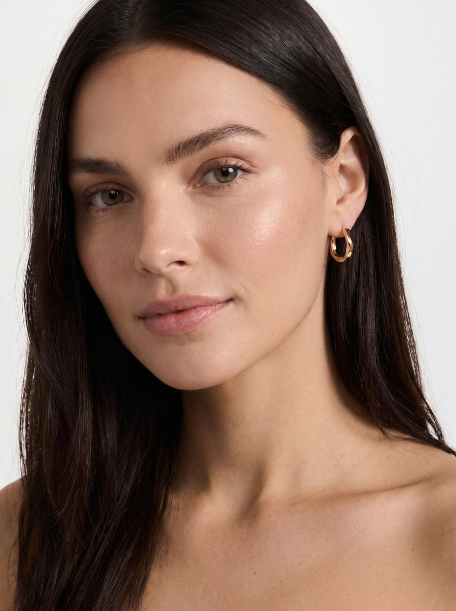 Floriane Wave Huggie Hoop Earrings