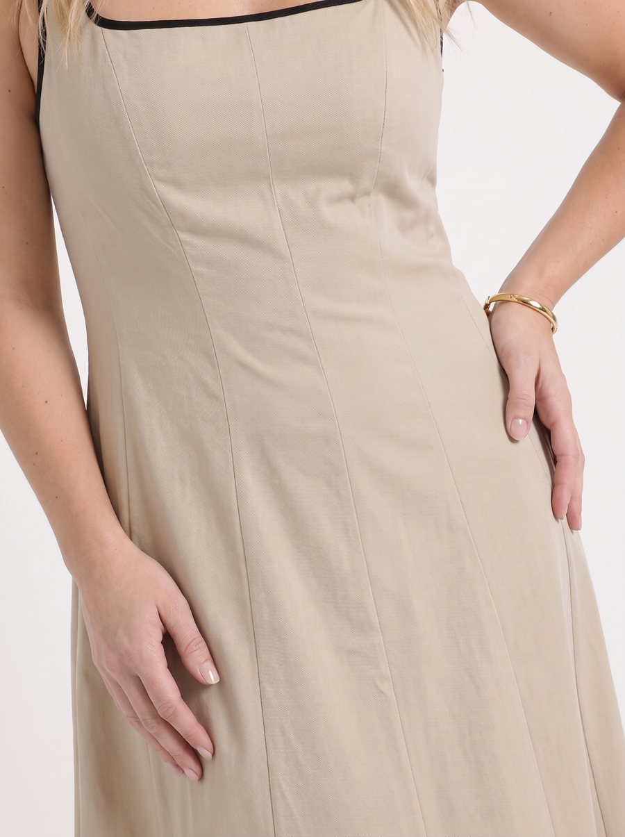 Gella Contrast Piping Square Neck Maxi Dress
