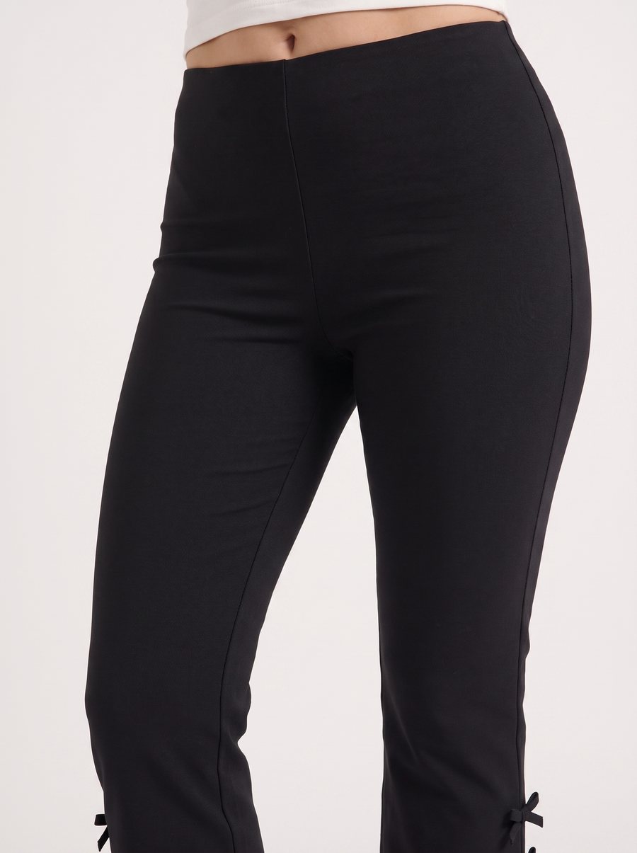 Jill Bow Detail Capri Pants