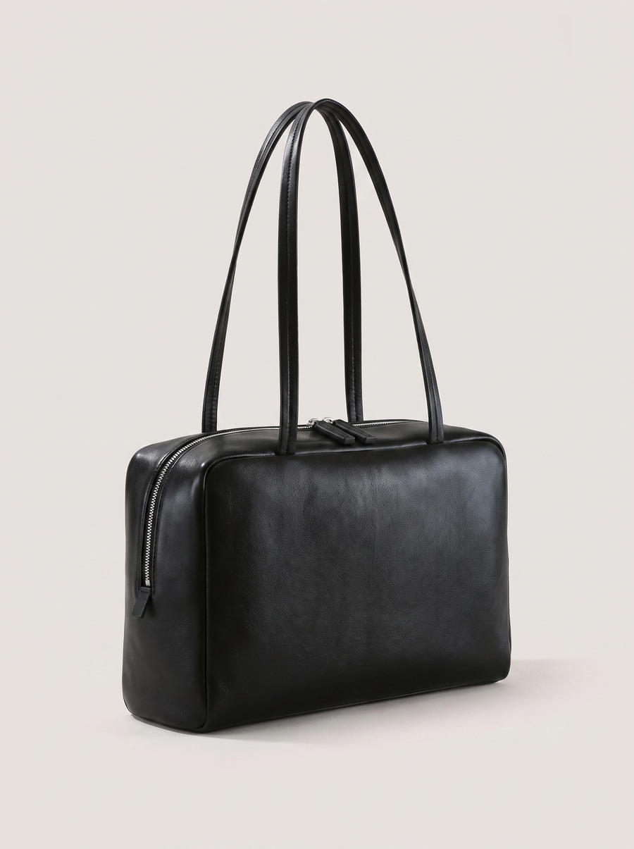 Klassische Handtasche aus Leder – Schwarz, Frontansicht