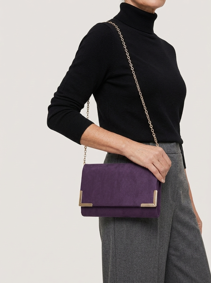 Envelope Clutch mit Kettenriemen - Purple - Model