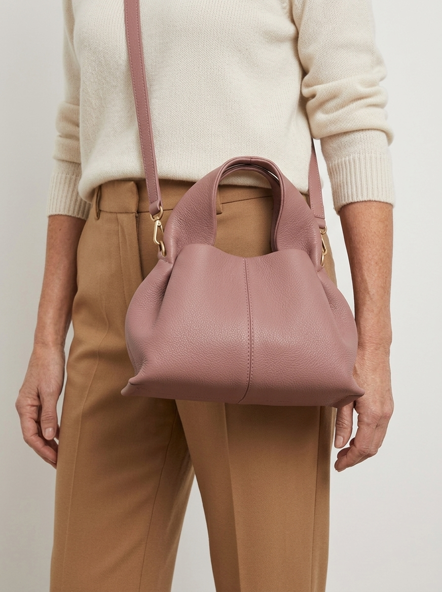 Top-Handle Bag aus genarbtem Leder - Altrosa - Model