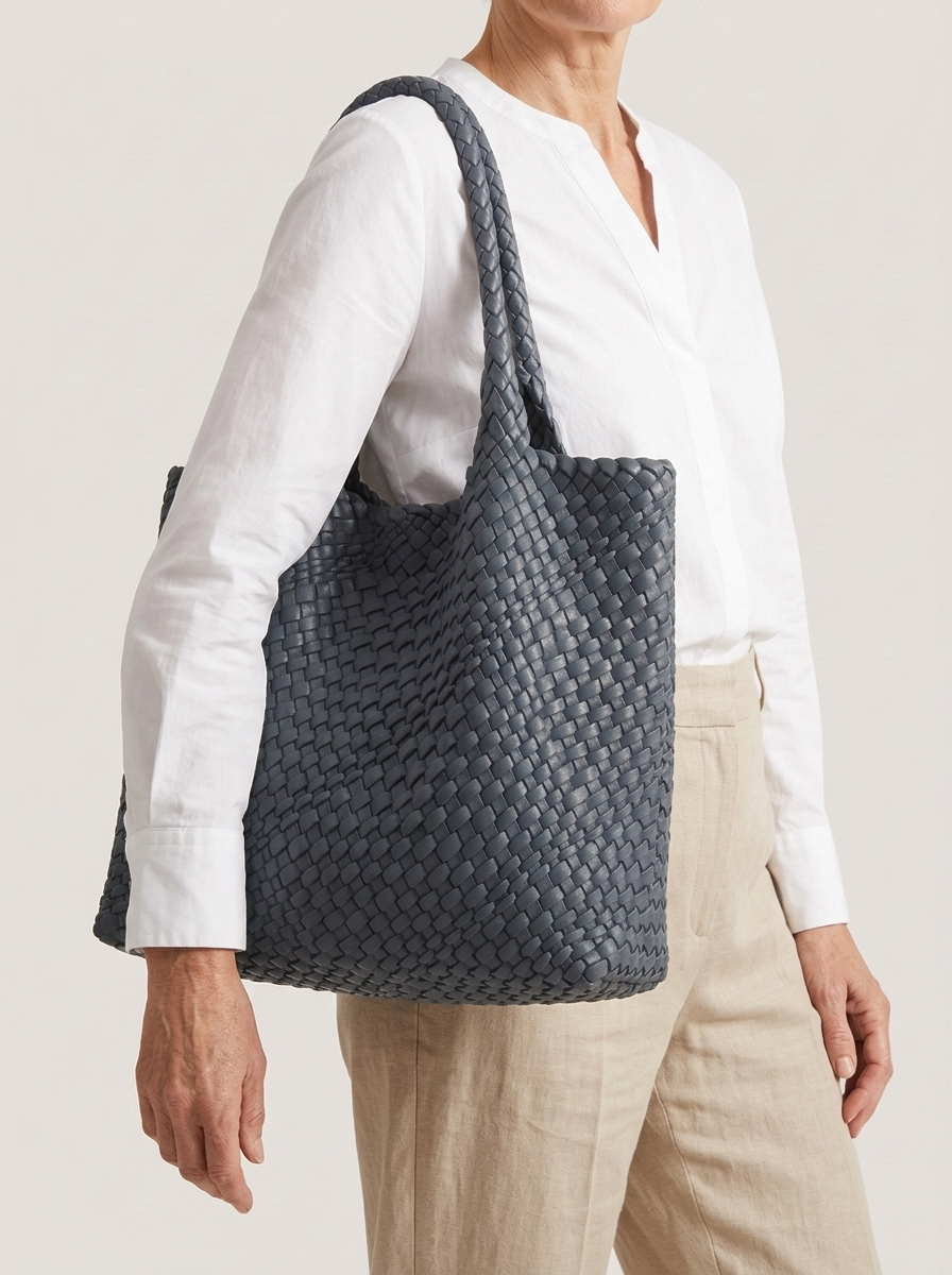 Geflochtene Henkeltasche aus gewebten Panels - Navy - Model